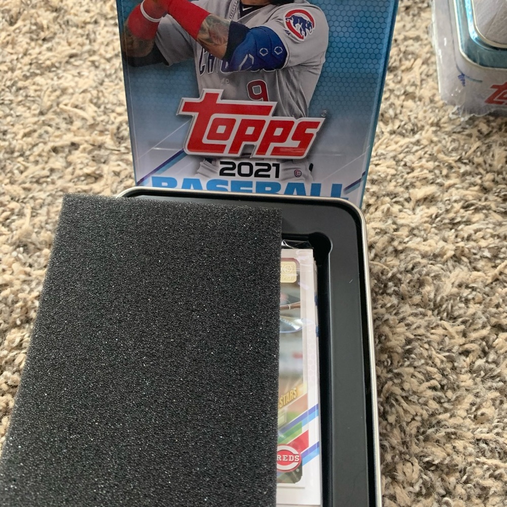 Unopened MLB TOPPS 2021 series one tin!! - Picture 7 of 7